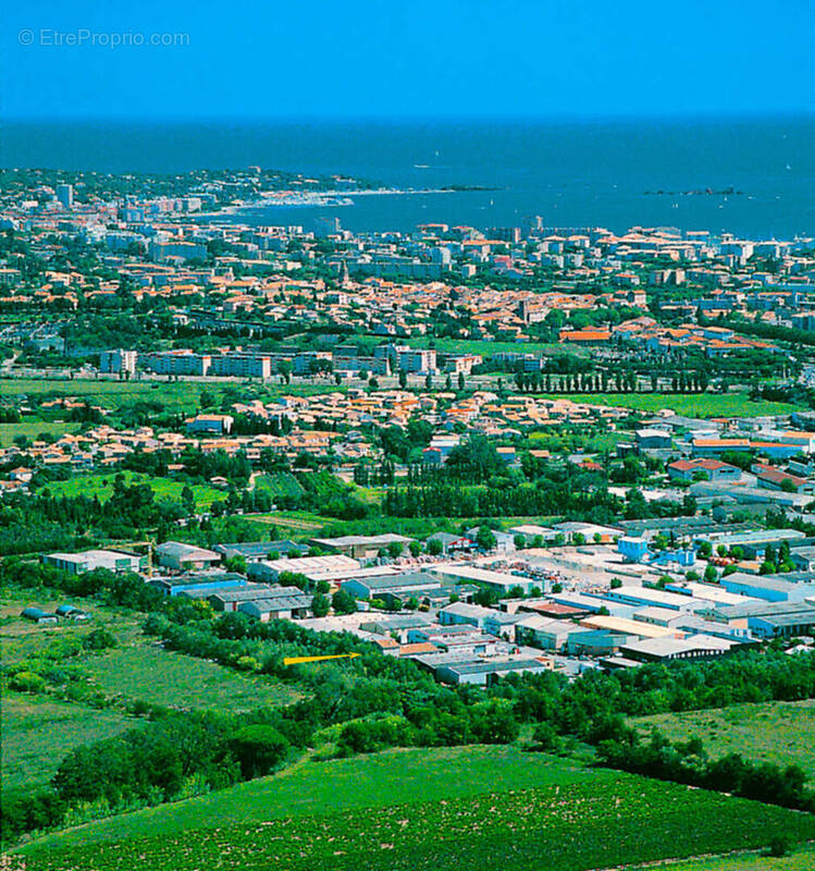 Commerce à FREJUS