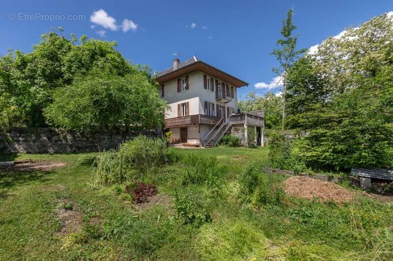 Maison à BASSENS