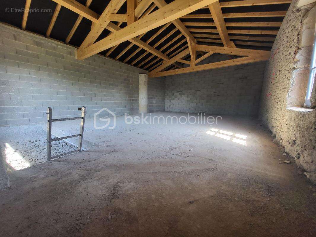 Maison à SAINT-DONAT-SUR-L&#039;HERBASSE