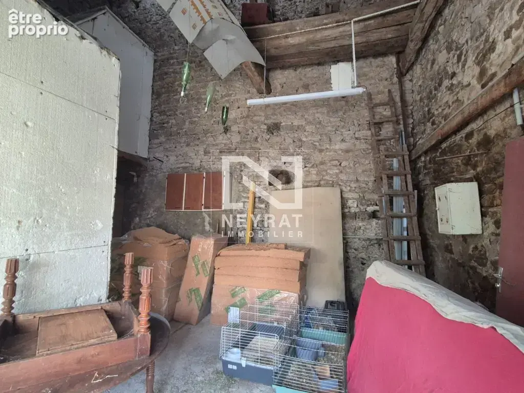 Maison avec garage et dépendance - photo 12
