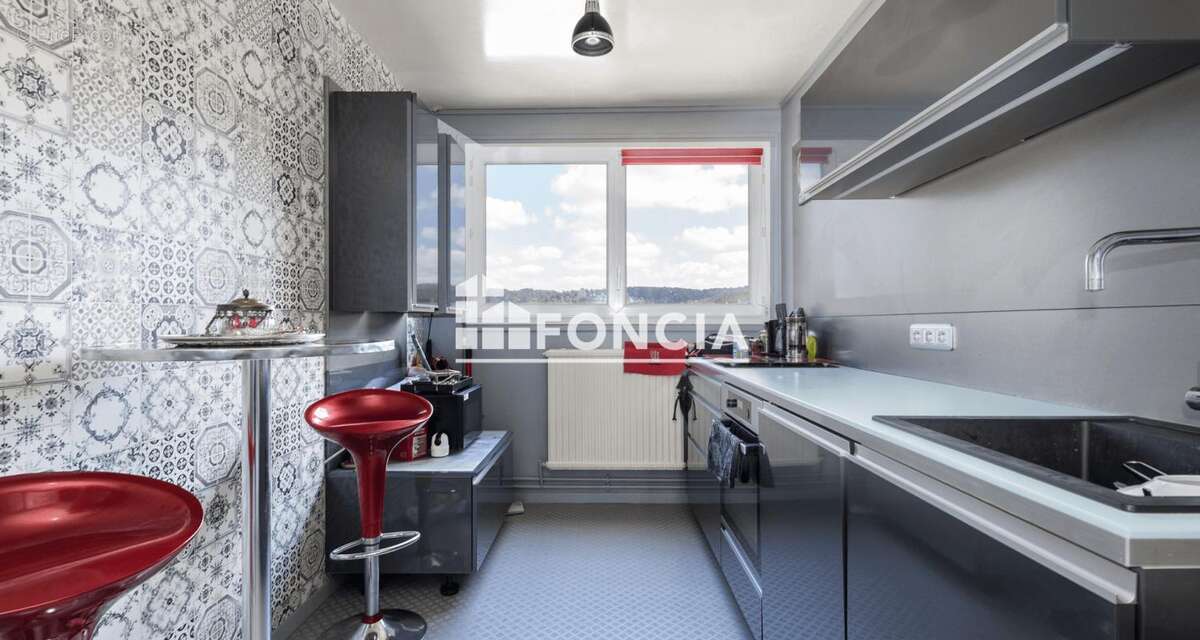 Appartement à SAINT-ETIENNE-DU-ROUVRAY
