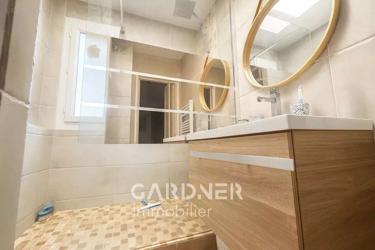 Appartement à MARSEILLE-11E