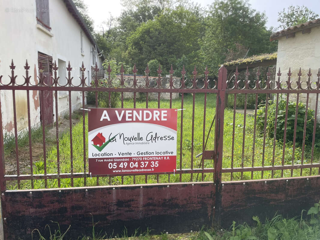 Maison à MAGNE