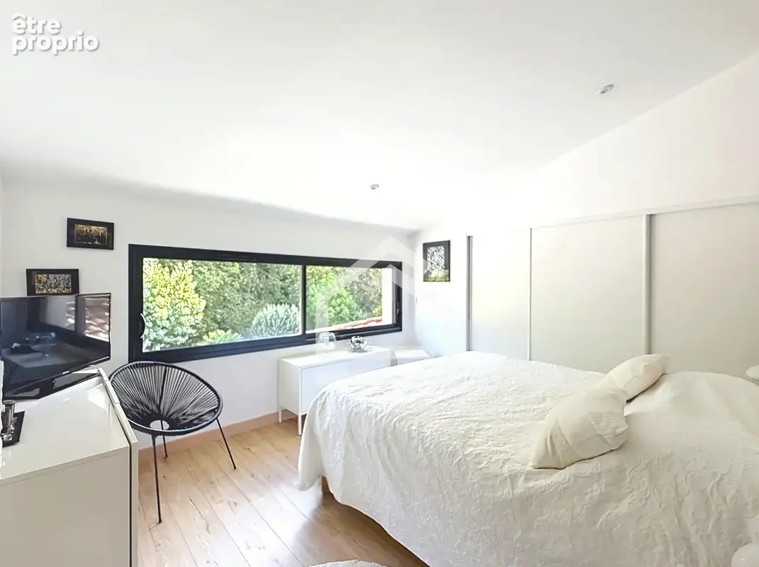 Maison contemporaine de 198 m2, 5 chambres, piscine et double garage - photo 32