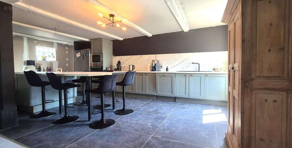 Superbe Ensemble Immobilier de 240 m² Style Champenois à Réhabiliter avec ses Greniers, Dépendances et 1 Logement Résidentiel de - photo 9