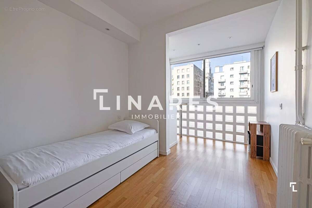 Appartement à MARSEILLE-2E