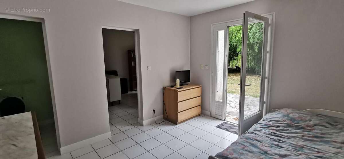 Vente de 2 maisons (1er 160 m² de type F4 + 2ème 46 m² de type F3) au milieu de son terrain de 16600 m² ! - photo 14