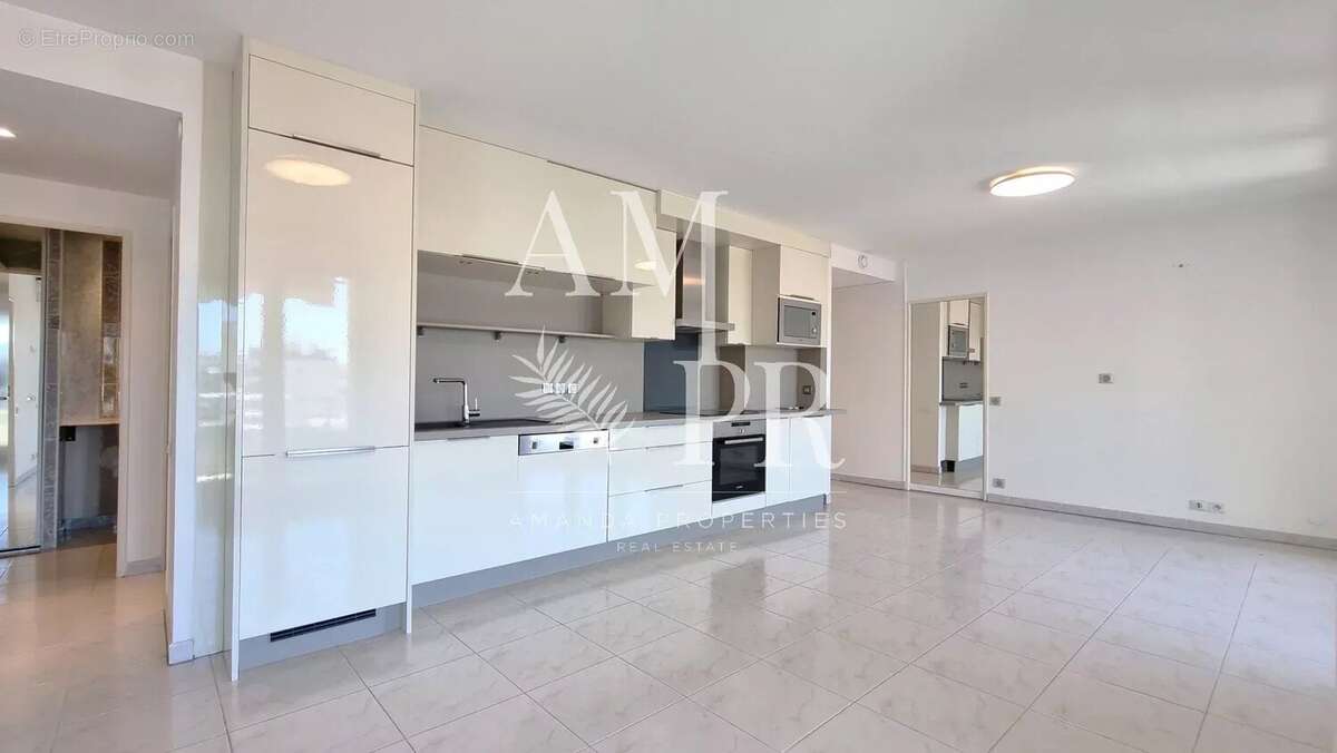 Appartement 4 pièces - Aperçu mer - Palm Beach Cannes - photo 7