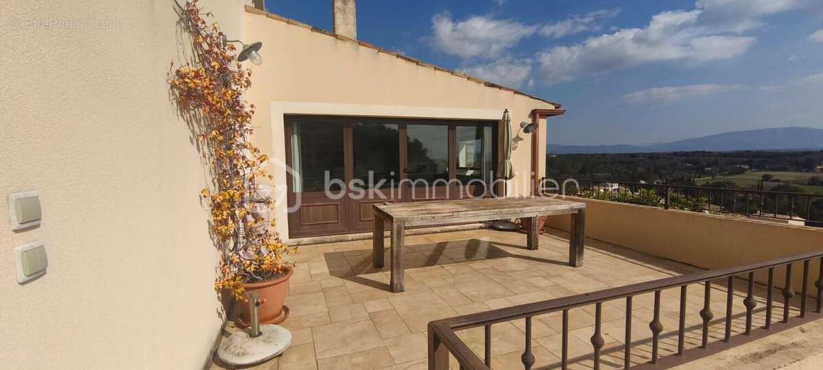 Maison à MONTSEGUR-SUR-LAUZON