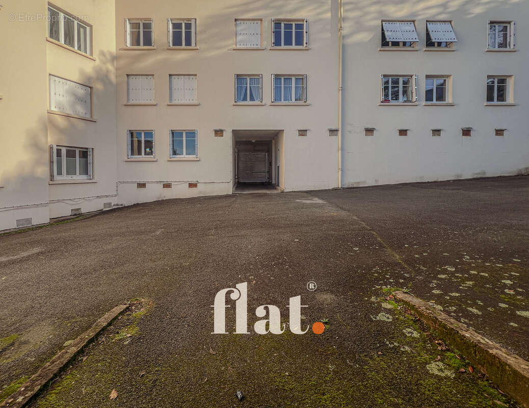 Nantes Saint-Félix  GARAGE (+ place de parking possible) - photo 8