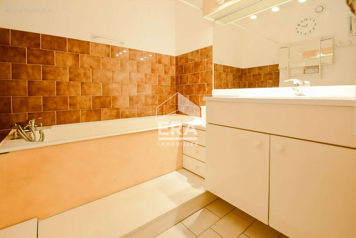 Appartement à ISSY-LES-MOULINEAUX