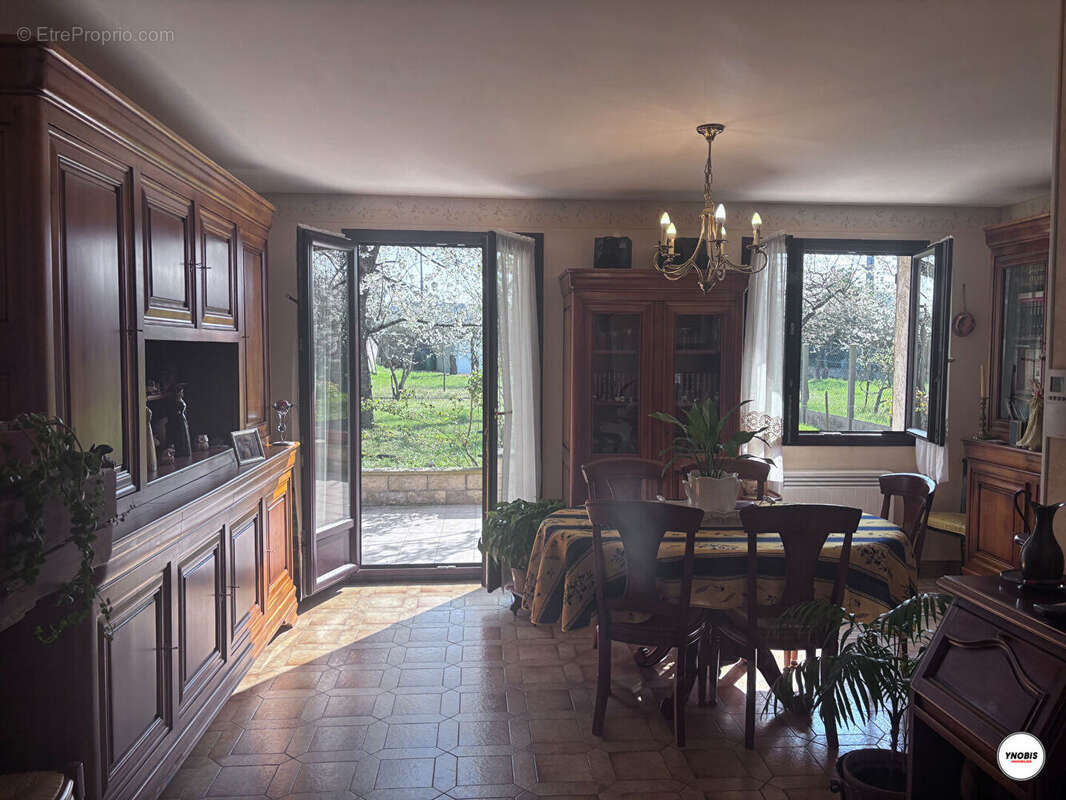 Maison à LES MUREAUX