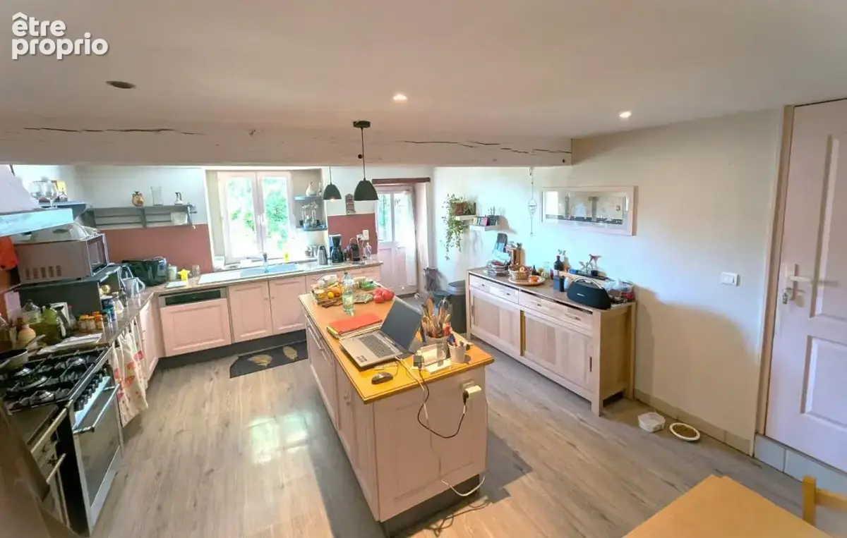 Maison 266 m² à Ambierle  - photo 4