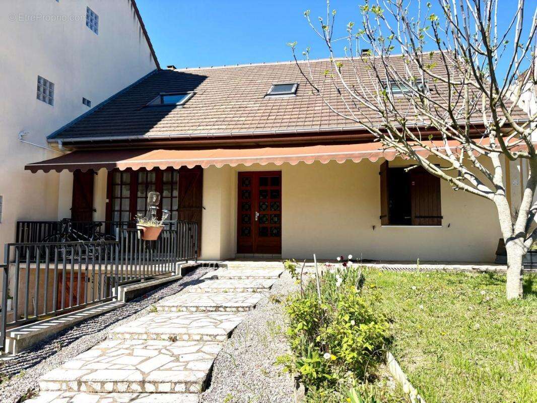 Maison à ROISSY-EN-BRIE