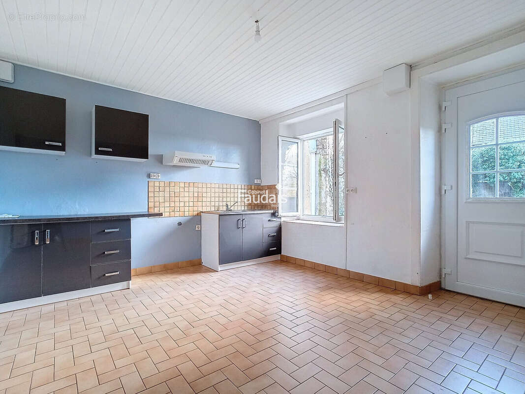 Maison 90 m² à Saint-Patrice-De-Claids  - photo 3
