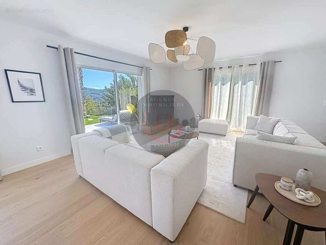 Maison à LES ADRETS-DE-L&#039;ESTEREL