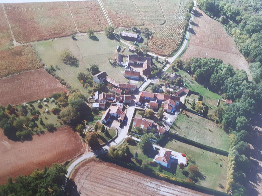 Maison à VAUX-SUR-VIENNE