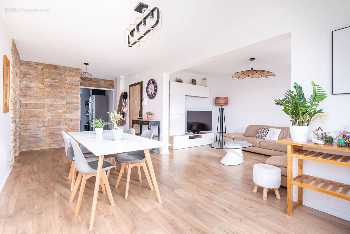 Appartement à SAINTE-FOY-LES-LYON