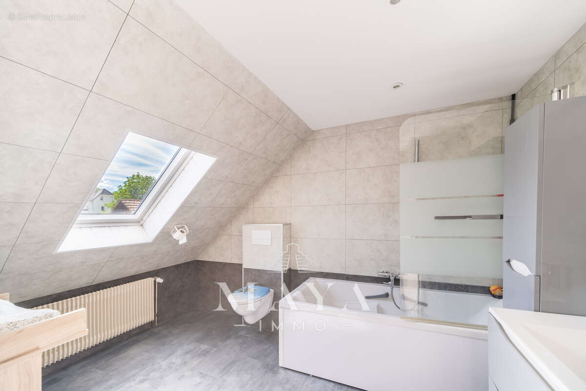 WITTERSDORF, Maison rénovée avec dépendance et grand jardin ! - photo 17