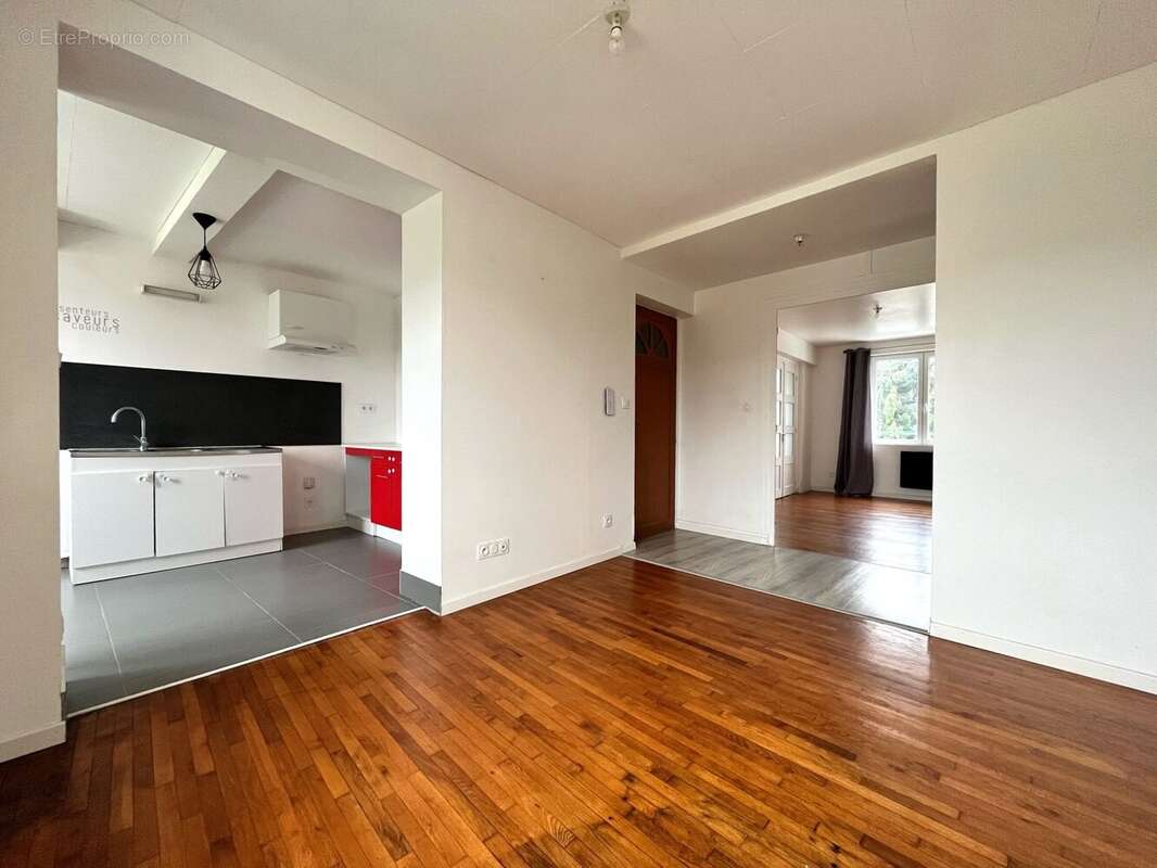 appartement : 1er étage - Appartement à BEAUGENCY