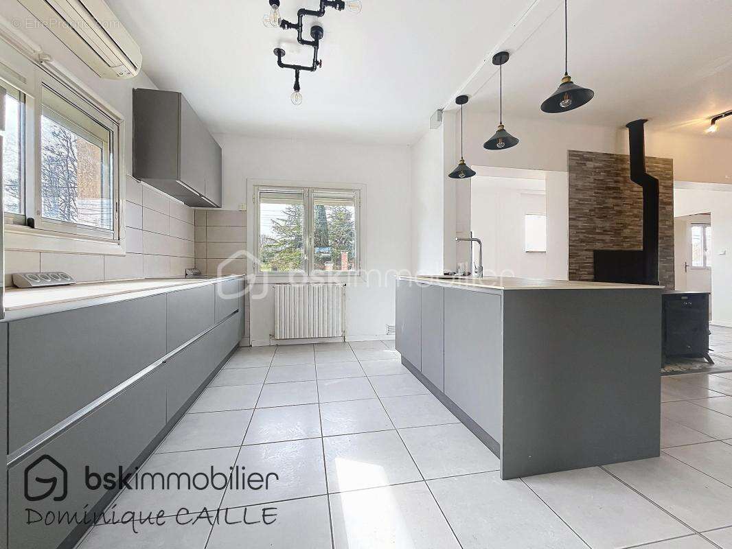 Maison familiale rénovée - potentiel exceptionnel - faible consommation d energie dpe b -  montberon - photo 6