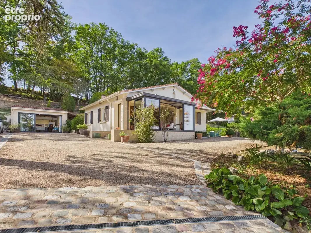 Charmante maison familiale avec dépendance et terrain - photo 1