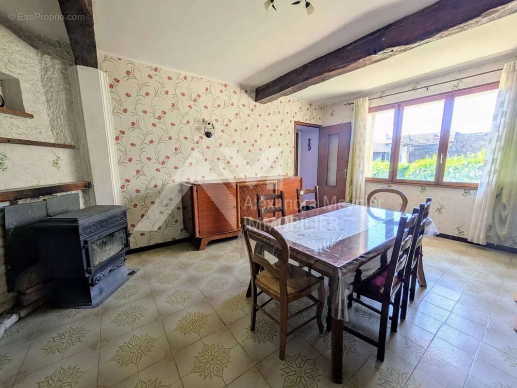 Maison à SAINT-BONNET-DE-CHAVAGNE