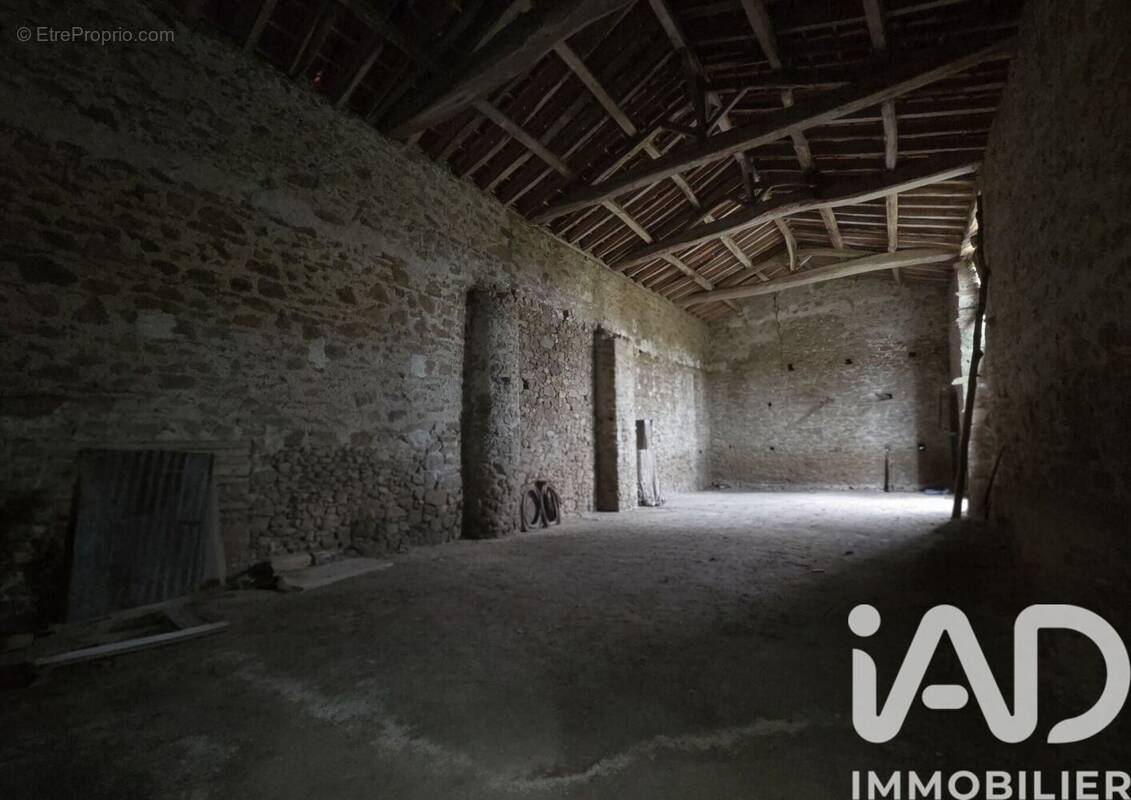 Photo 1 - Maison à SAINT-PIERRE-DES-ECHAUBROGNES