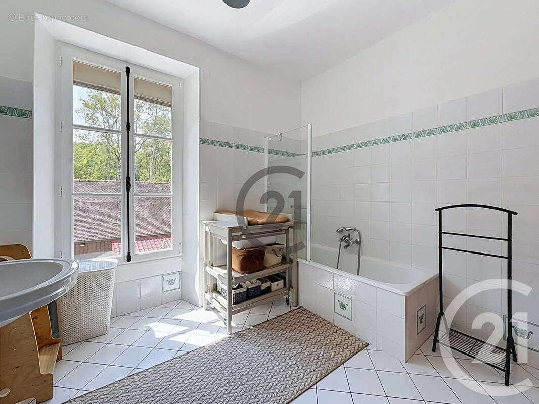 Maison 235 m² à Dierrey-Saint-Pierre  - photo 8