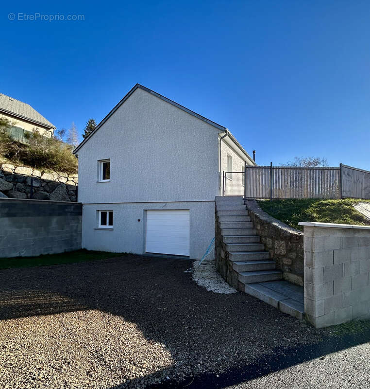 Maison à CHATEAUNEUF-DE-RANDON