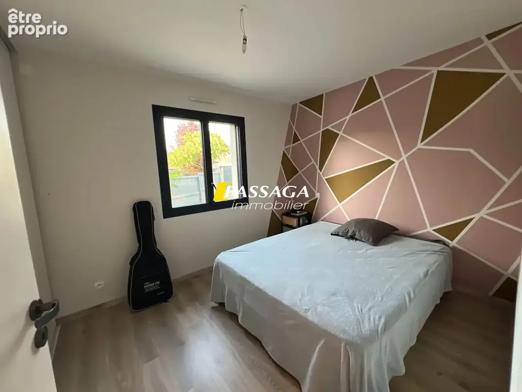 A VENDRE - Belle maison plain-pied de type 5 avec jardin et piscine - AGEN D'AVEYRON - photo 7