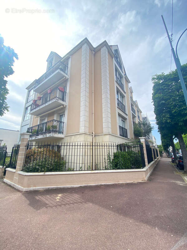 Commerce à SAINT-MAUR-DES-FOSSES