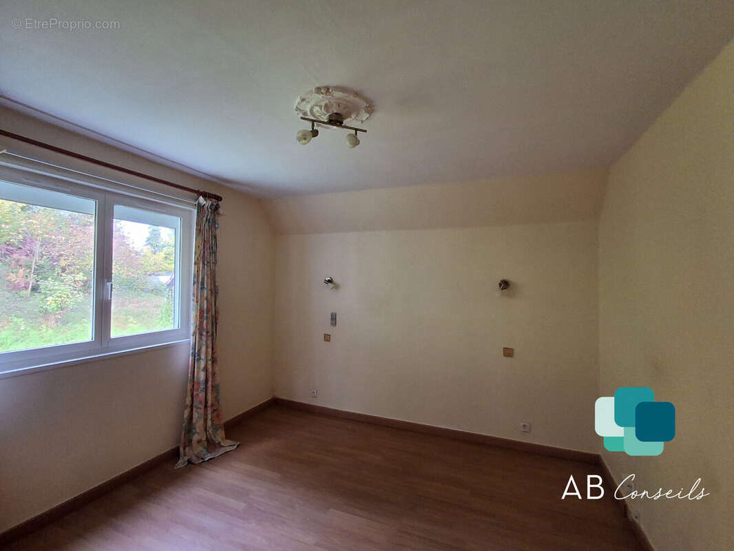 Maison à SAINT-LEGER-DU-BOURG-DENIS