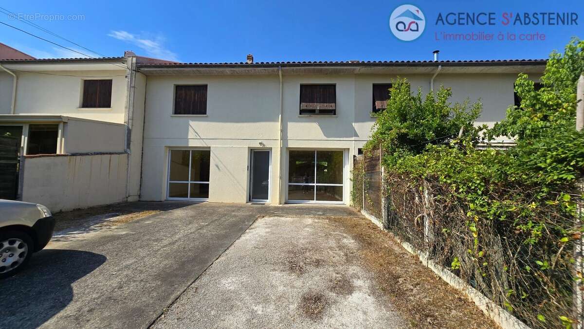 Maison 120 m² à Merignac  - photo 2