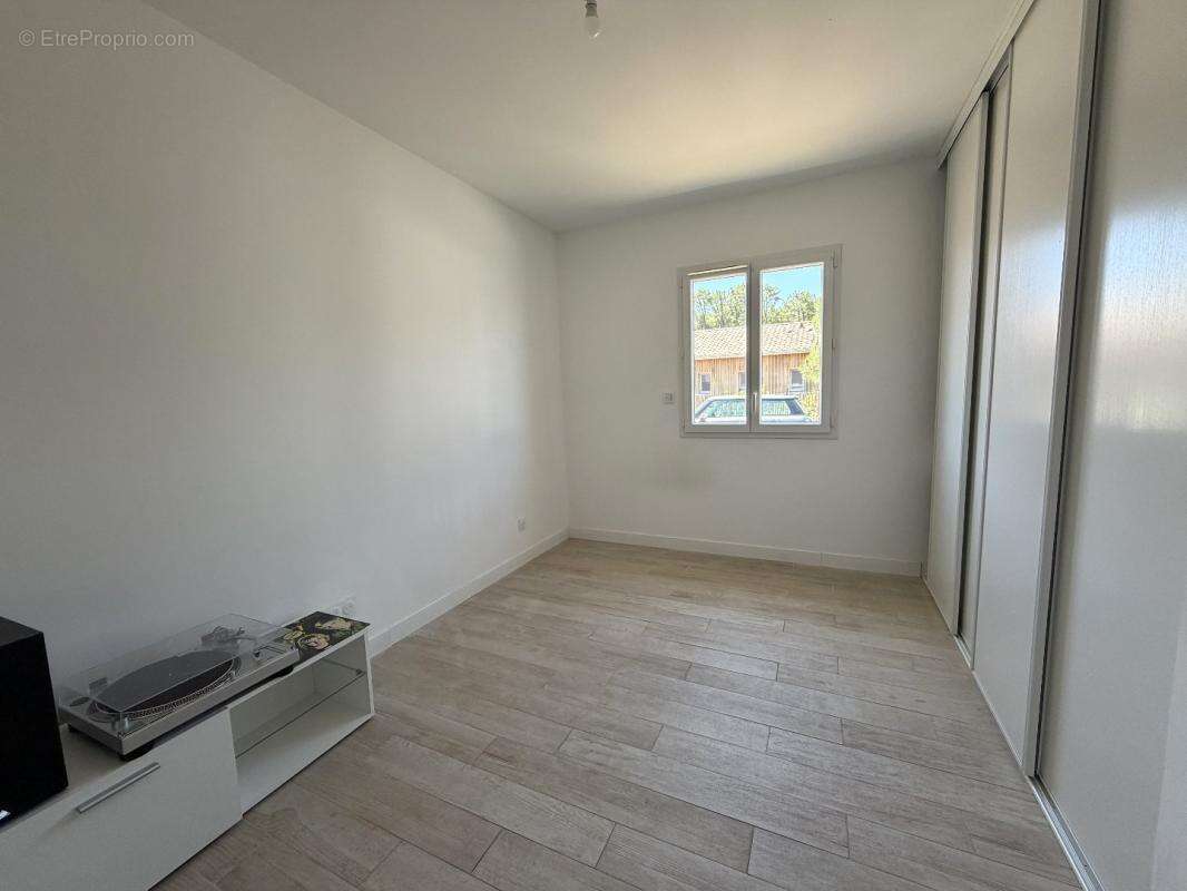 Maison 90 m² à Parentis-En-Born  - photo 6