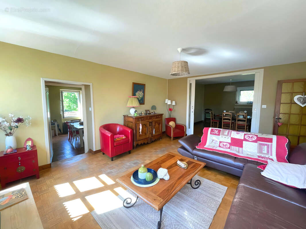 Maison à CHARNAY-LES-MACON