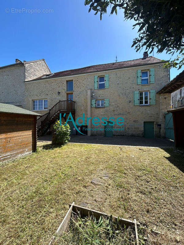 Maison à OINVILLE-SUR-MONTCIENT