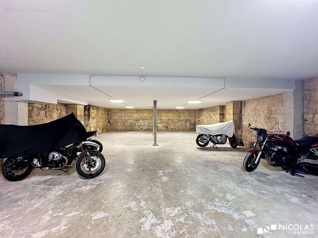 Parking à BORDEAUX