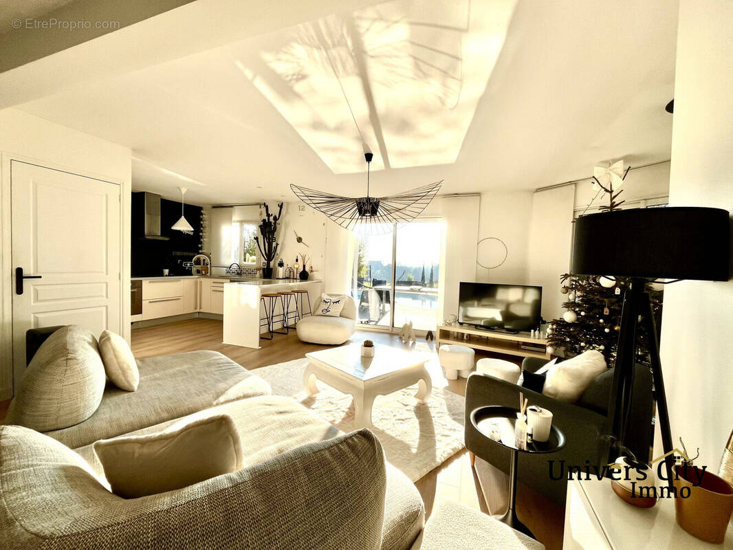 Maison à BEAULIEU-SUR-LAYON