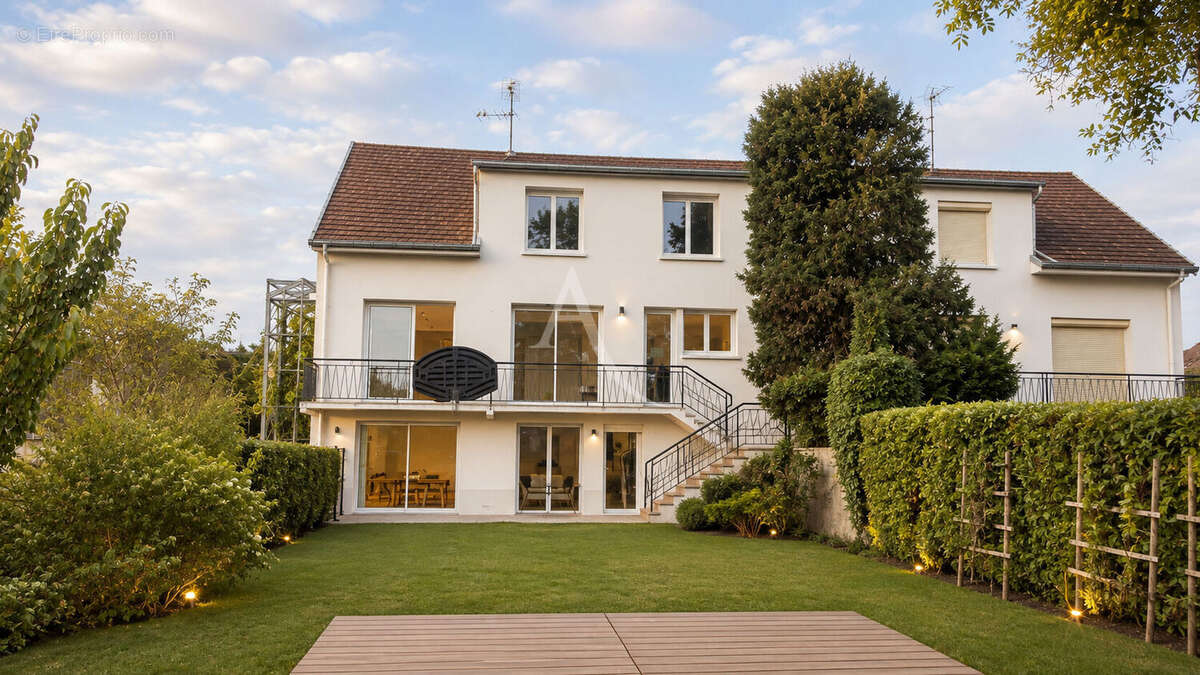 Maison de 8 pièces de 191 m² à Saint-Pierre-des-Corps - photo 15