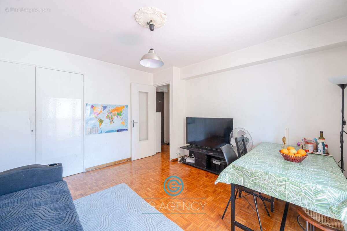 Appartement à MARSEILLE-2E