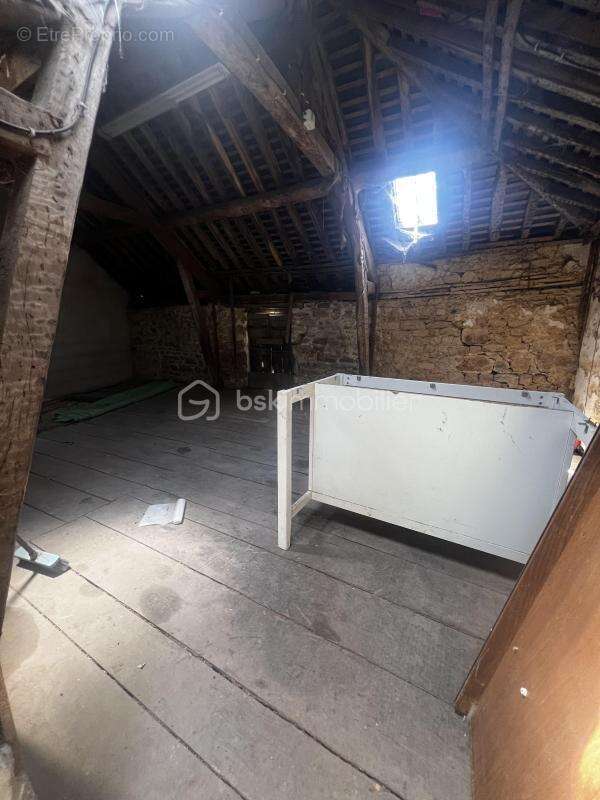 Maison de 188 m² avec 2 appartements indépendants – Garage, cave et terrain – Ernée (53500) - photo 15