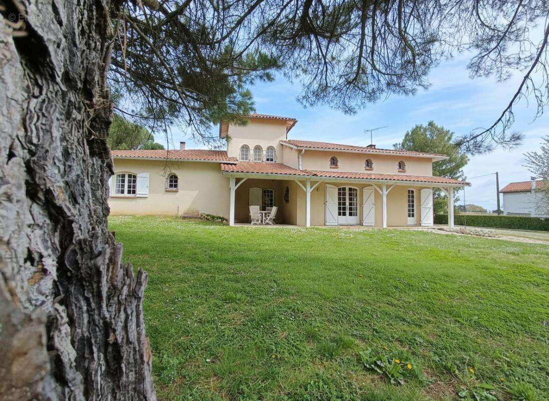 Maison à LABASTIDE-SAINT-PIERRE