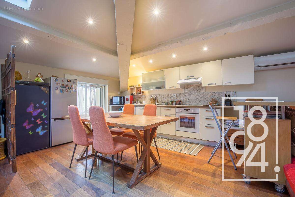 Appartement à MARSEILLE-6E