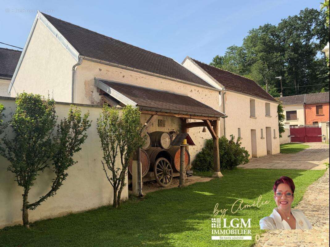 MAGNIFIQUE LONGÈRE de 209 m² - 4 Chambres - Dépendances - photo 22