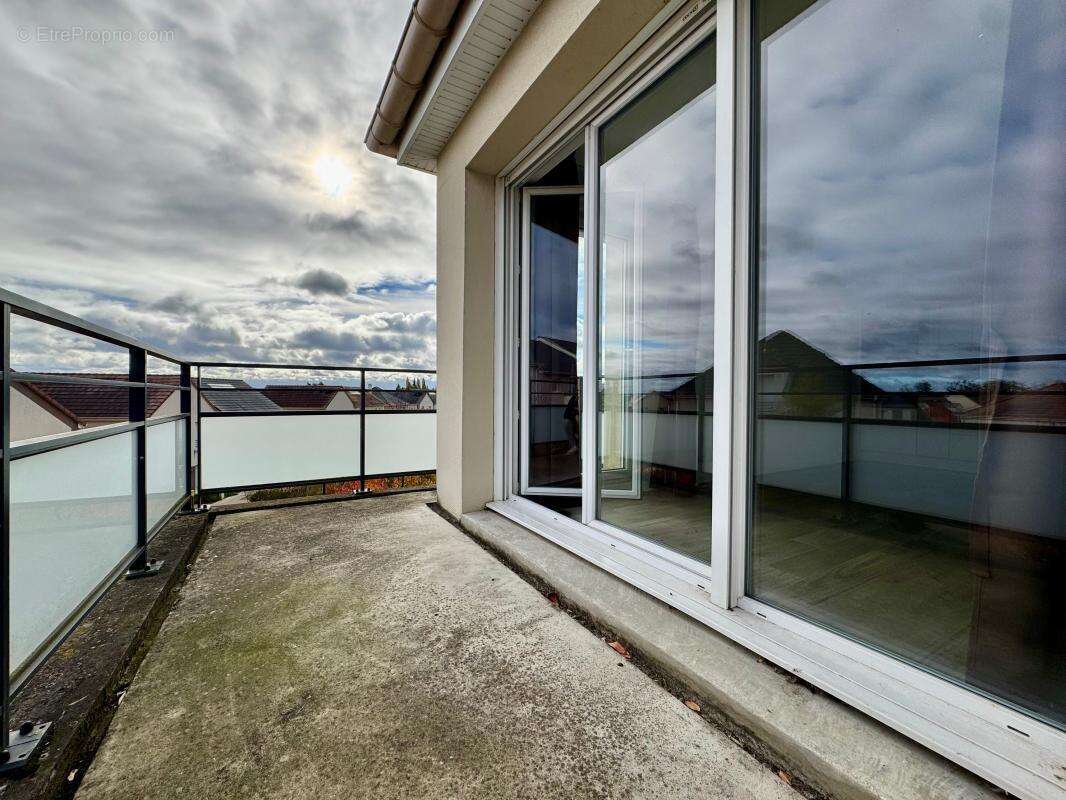 Appartement à MENNECY