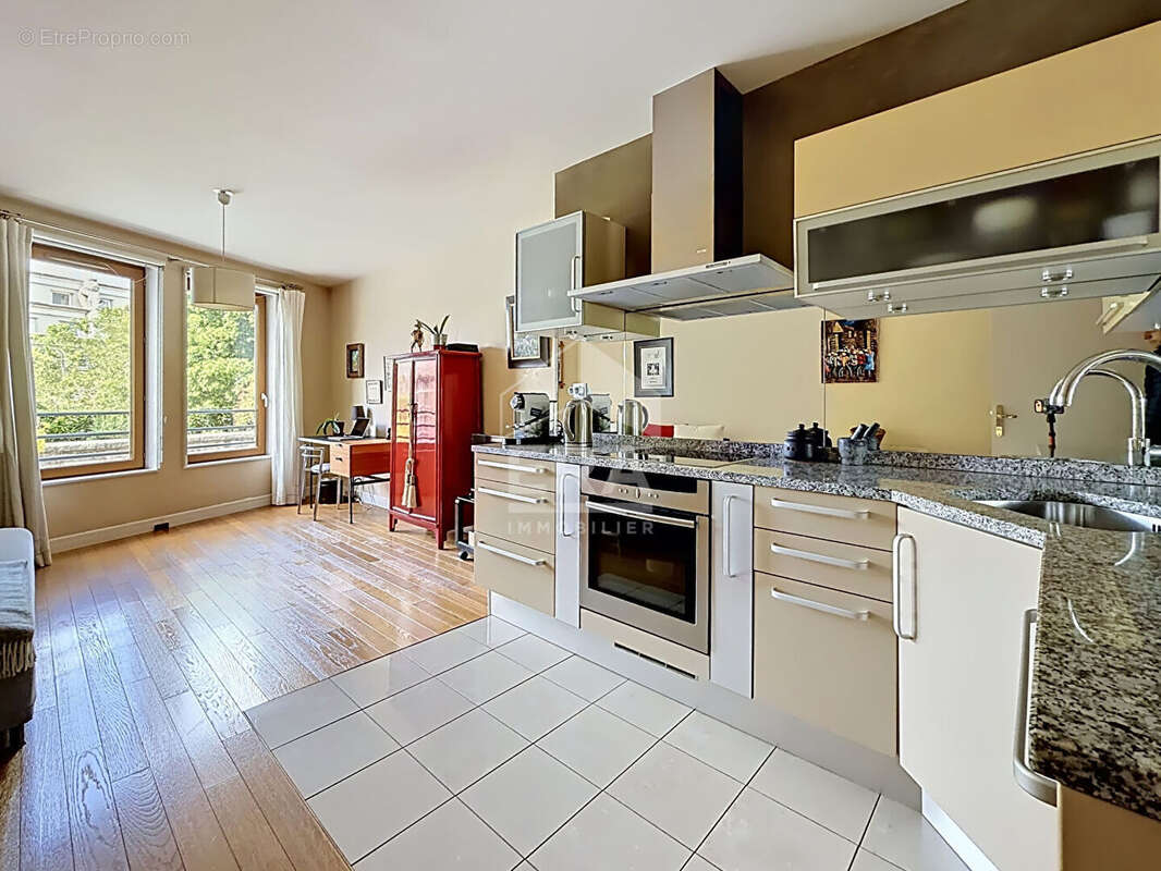 Appartement à PARIS-12E