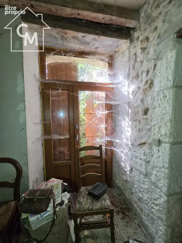 Maison à rénover entièrement avec dépendances et terrain - photo 36