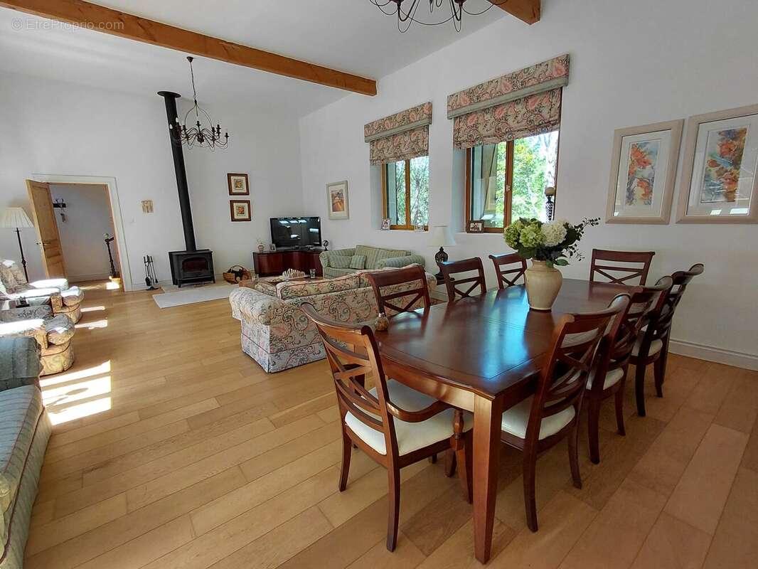 Charmante maison avec piscine à Puycelsi - photo 4