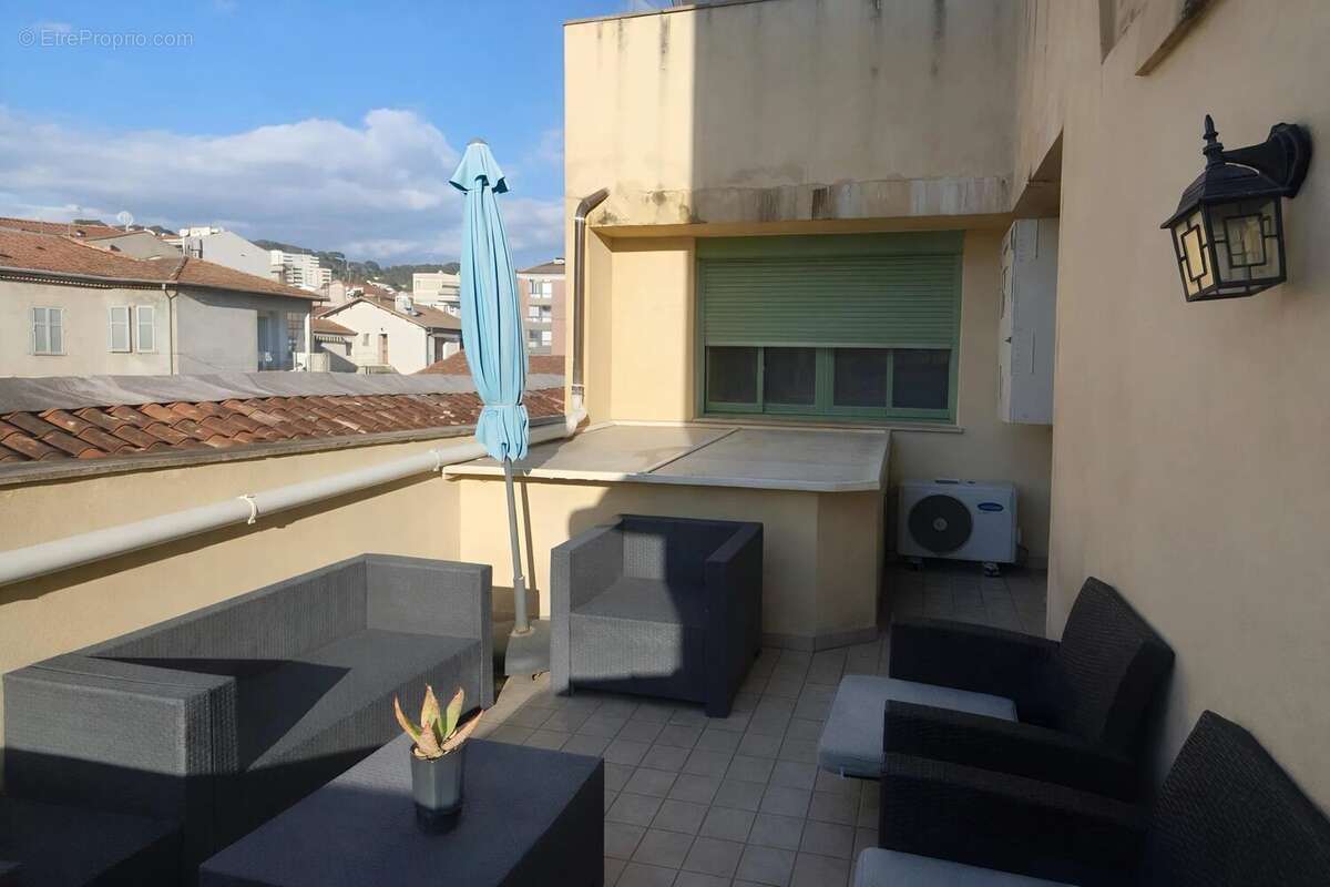 Appartement à VALLAURIS